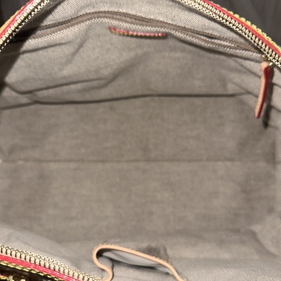 Dooney and Bourke light green canvas signature shoulder bag - Picture 5 of 6